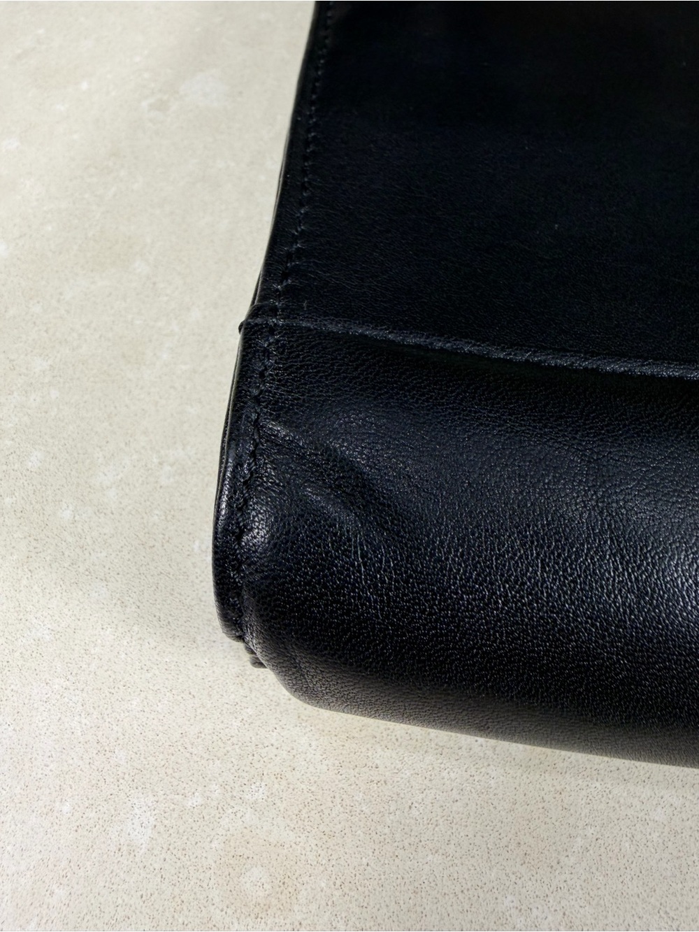 Tumi Y2K Minimalist Black Leather Chain Strap Crossbody Bag - Picture 5 of 5